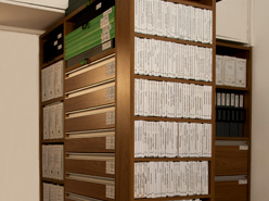 Armário construído para guarda do material organizado, agosto de 2013